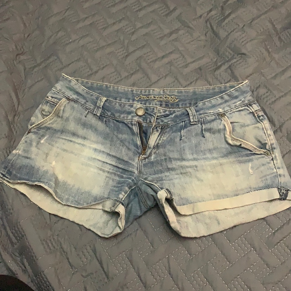 Light wash jean shorts!